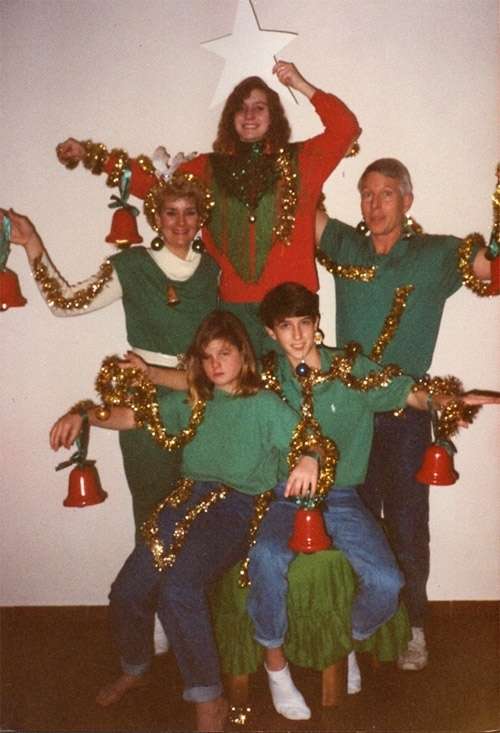 awkward-christmas-family-photos-7